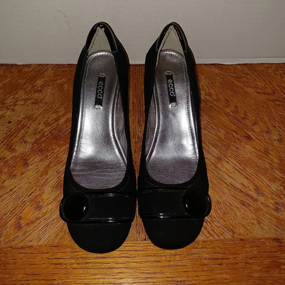 Ecco Hanna Button Black Suede Pumps Heels Slip On Casual Women Shoe size 40 -US - Picture 7 of 10